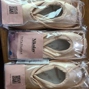 Nikolay 6XXX medium shank pointe shoes